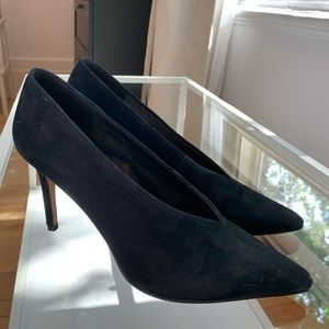 🥂✨ Vince Camuto - Black Suede Heels